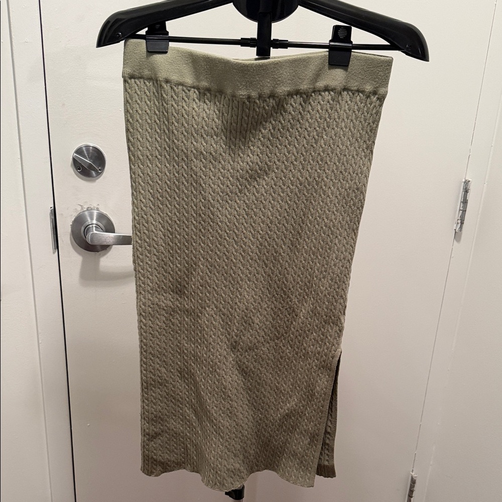 Suzy Shier Textured Khaki Pencil Skirt